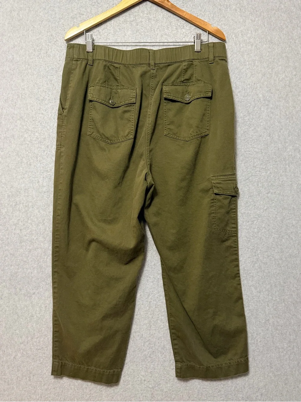 Talbots Super Soft Cargo Pants Size 14 Olive Green Cropped Loose Fit